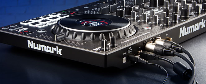 4-channel DJ controller with XLR and RCA outputs